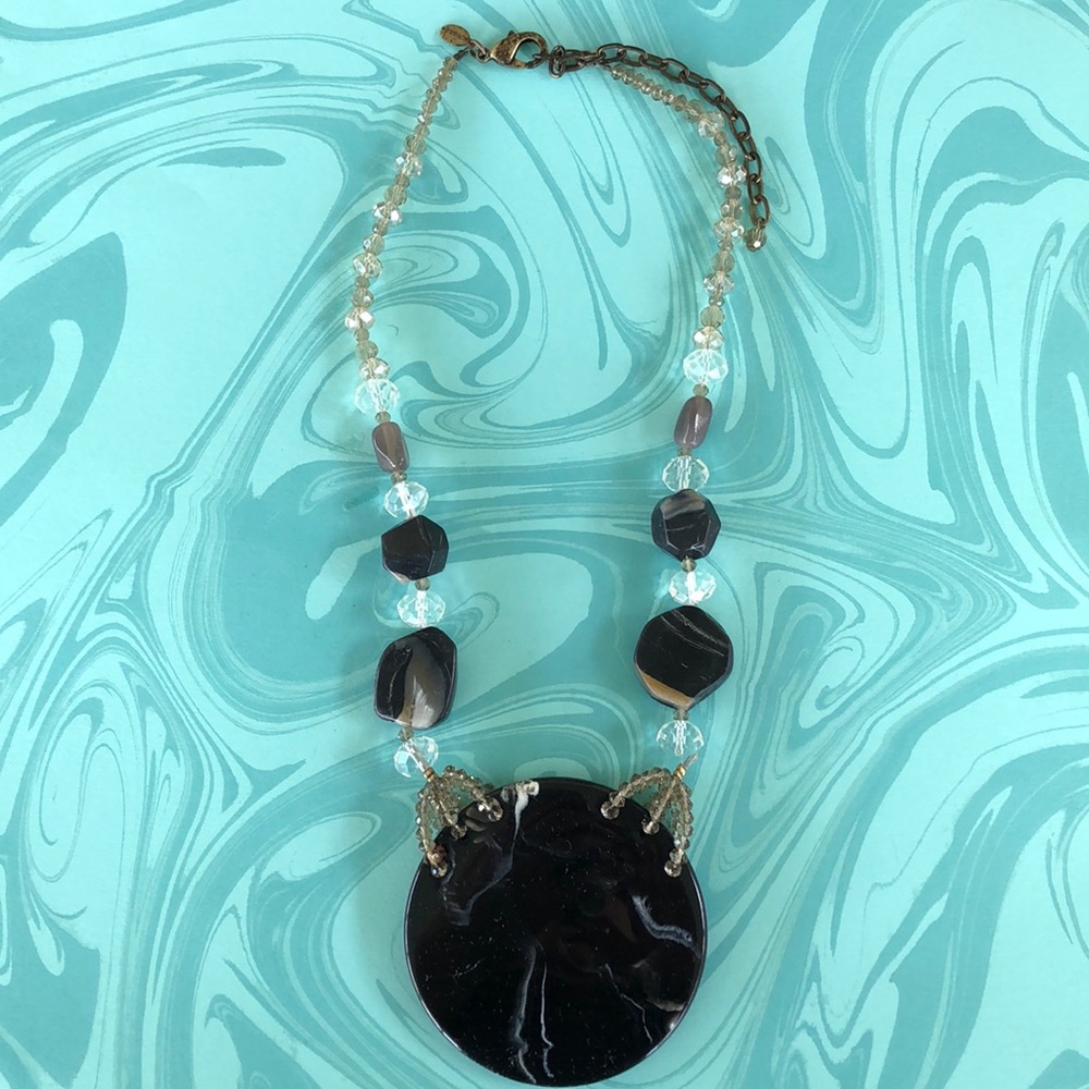 CHICO’s CRYSTAL & ACRYLIC STATEMENT NECKLACE